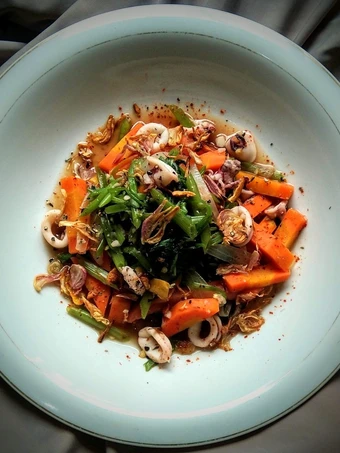 Cara Mudah Menyiapkan Resep Kangkung Cumi Saus Tiram yang Bisa Manjain Lidah Anti Ribet, Mantap Sekali