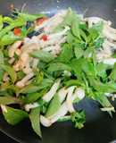 Nấm Linh Chi Trắng Xào Lá É