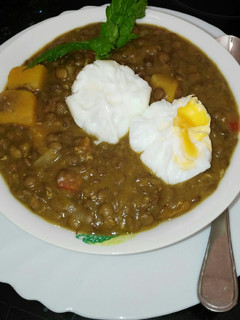 Una foto de Lenteja con verduras y huevos al vapor