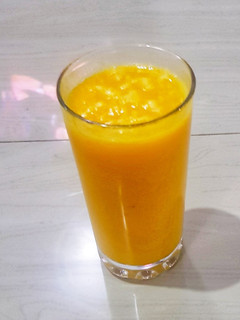 A picture of Refreshing Mango-Pineapple smoothie.