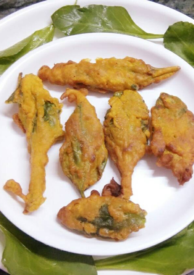 क्रिस्पी पालक पकोड़े (Crispy Palak pakode recipe in hindi) रेसिपी मुख्य फोटो