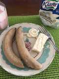 Desayuno de Guineo verde con queso y suero
