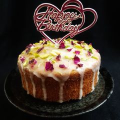 A picture of Vanilla and Lemon cake.