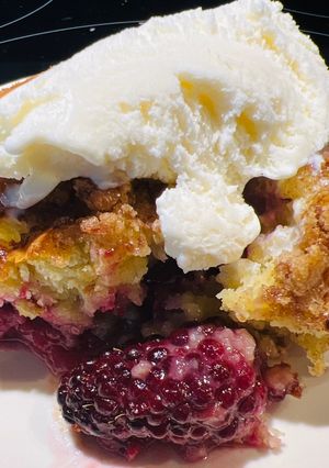 A picture of Quick Blackberry Cobbler.