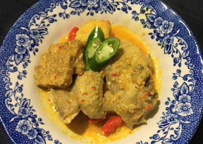  Resep  Ayam  tahu  dan  tempe bumbu  rujak  oleh Syifa 