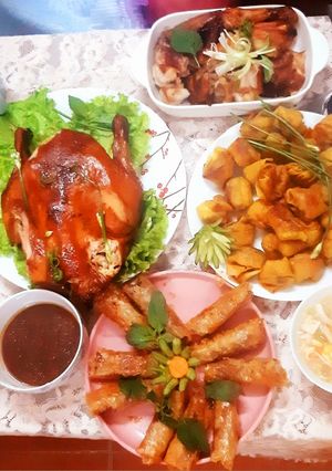 Hình của món Sinh nhật bé với nhiều món ngon.