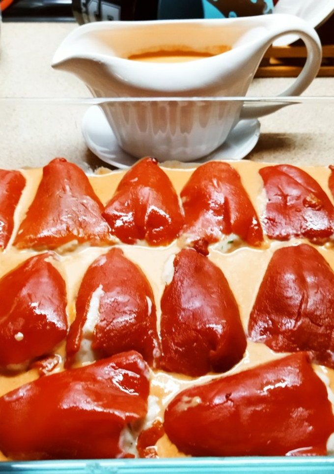 Una foto de Pimientos de piquillo rellenos de gambas y atún