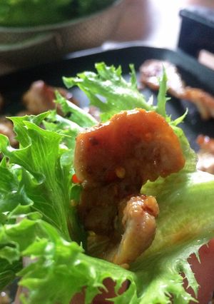 รูปของ หมูย่าง ห่อผัก