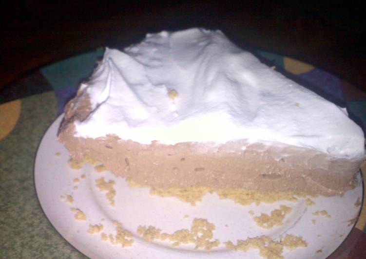 Recipe of Ultimate whipped chocolate pie