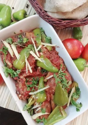 A picture of Chicken Shanwari Karahi.