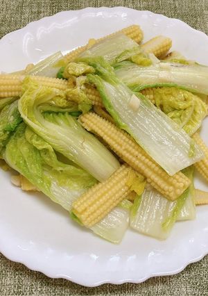 蒜炒娃娃菜玉米筍 的食譜成品照片