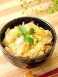 Savory Chicken and Egg Bowl (Oyakodon) - Great for Lunchboxes!