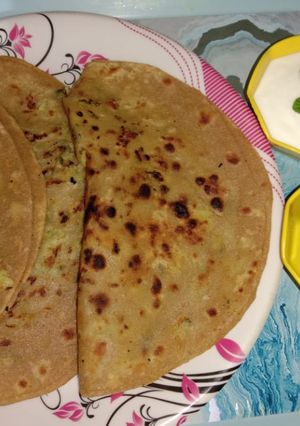 A picture of Aloo paratha.