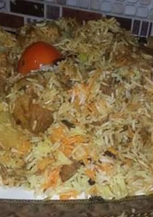 A picture of Chicken biryani.