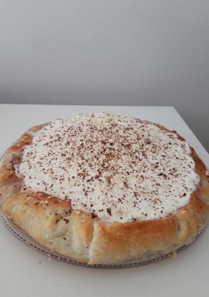 Foto principal de Tarta de nata con borde de chocolate