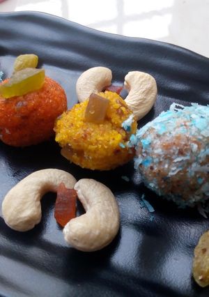 A picture of Scrumptious Bread Ladoos.