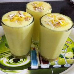 A picture of Mango dryfruits lassi.
