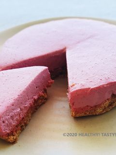 चुकंदर चीज़ केक (Beetroot Cheese Cake recipe in Hindi) रेसिपी मुख्य फोटो