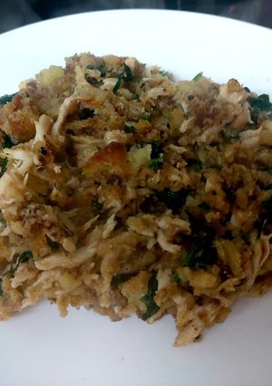 A picture of My Stirfry leftover Turkey,Roast Potatoes,stuffing and Spinach🤩.