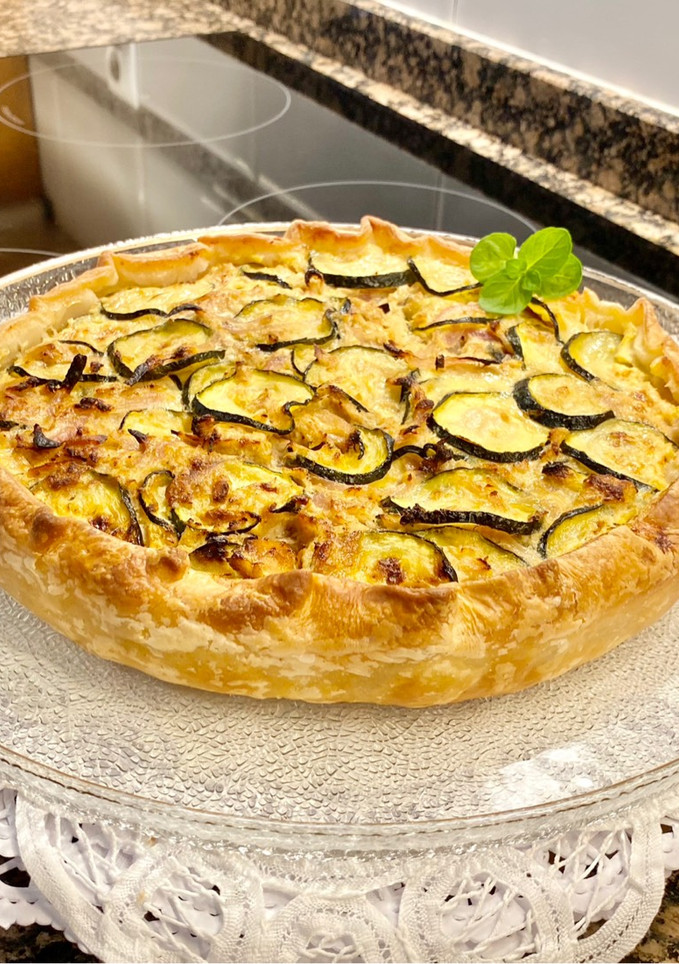 Una foto de Pastel hojaldre “Calabacín y limón”’ Sin gluten (Gluten-free “Zucchini and lemon” puff pastry cake)