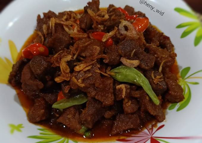 Daging & Hati Sapi Bumbu Lapis Merah