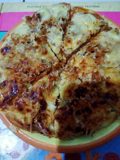Foto resep Pizza homemade topping ayam + sosis