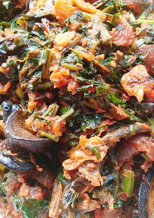 A picture of Efo riro.