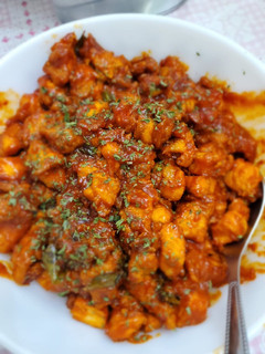 A picture of Chicken 65.