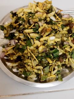 મમરાની ભેળ (Mamra Bhel Recipe In Gujarati) રેસીપી મુખ્ય ફોટો