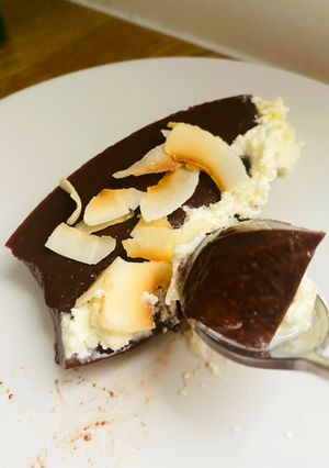 Una foto de Flan de chocolate apto KETO VEGANO SIN HUEVO 🤗🤗🤗