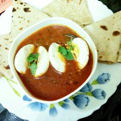 A picture of Egg curry.