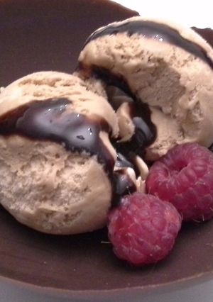 Foto principal de Cestos de chocolate y helado de turrón
