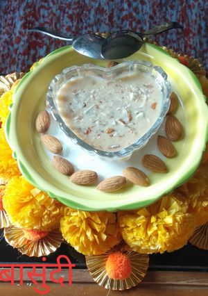 बासुंदी रेसिपी चे मुख्य फोटो 