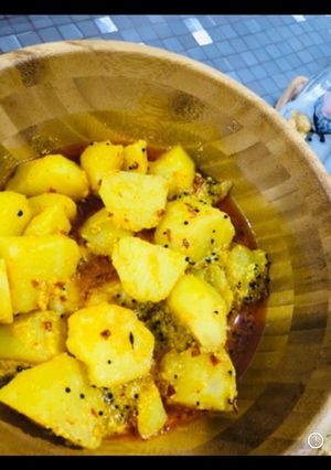 A picture of Zeera cubes Aloo.