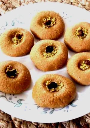 নলেন গুড়ের ছানা সন্দেশ(Nolen gurer chana sandesh recipe in Bengali) রেসিপির প্রধান ছবি