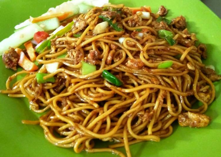 Cara Termudah Membuat Mie Gomak Simpel Enak Banget