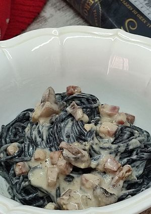 Una foto de Espaguetis en salsa bechamel