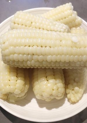 A picture of Boiled White Corn.