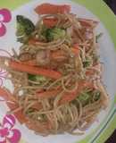 Spaghetti chino con camarones