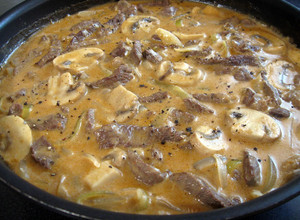 A picture of Beef Stroganoff.