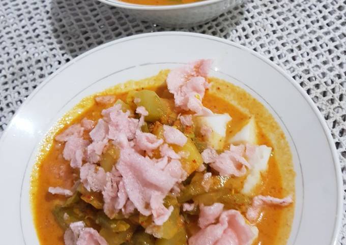 Ketupat gulai buncis labu