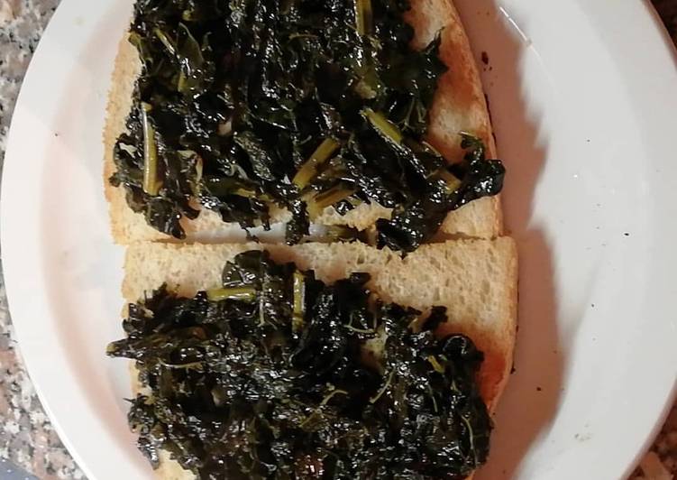 Bruschette di cavolo nero