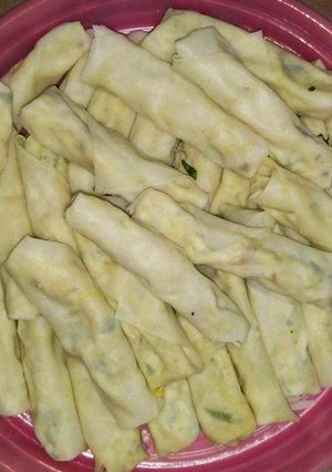 A picture of Cheese corn cigar rolls.