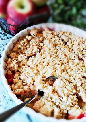 Zdjęcie przepisu Crumble jabłkowo-śliwkowe.