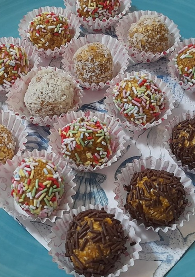 Una foto de Bocaditos de avena y dulce de leche