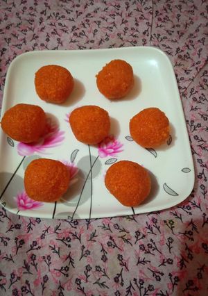 A picture of Motichur ke ladoo.