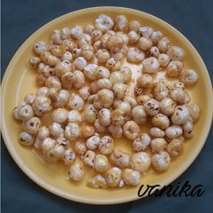 A picture of Sweet Makhana/lotus seeds.