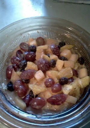 A picture of cinnimin sugar fruit tart.