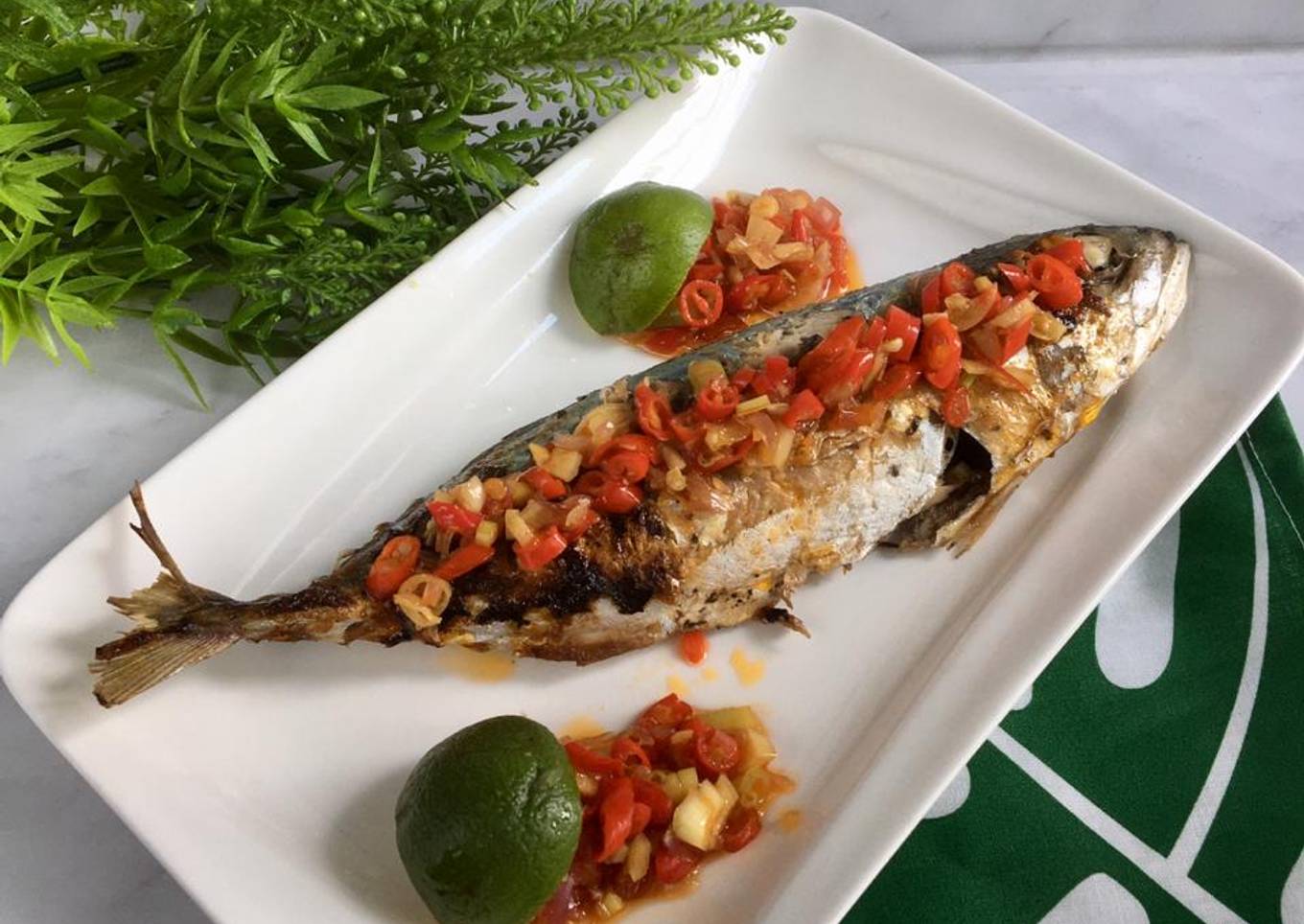 Ikan Kembung Bakar sambal Matah