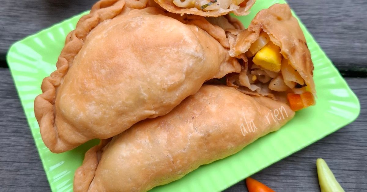 Pastel Isi Makroni Kentang Wortel Telur